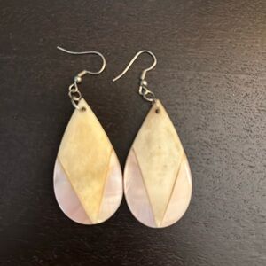 Mother of pearl dangling earrings. 2.5”